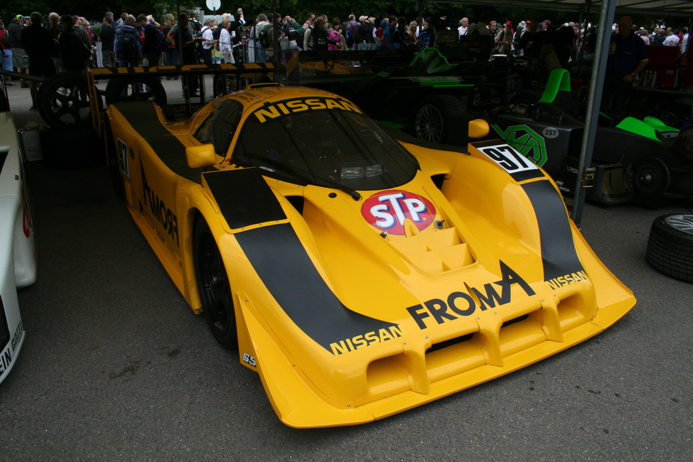 Nissan racer